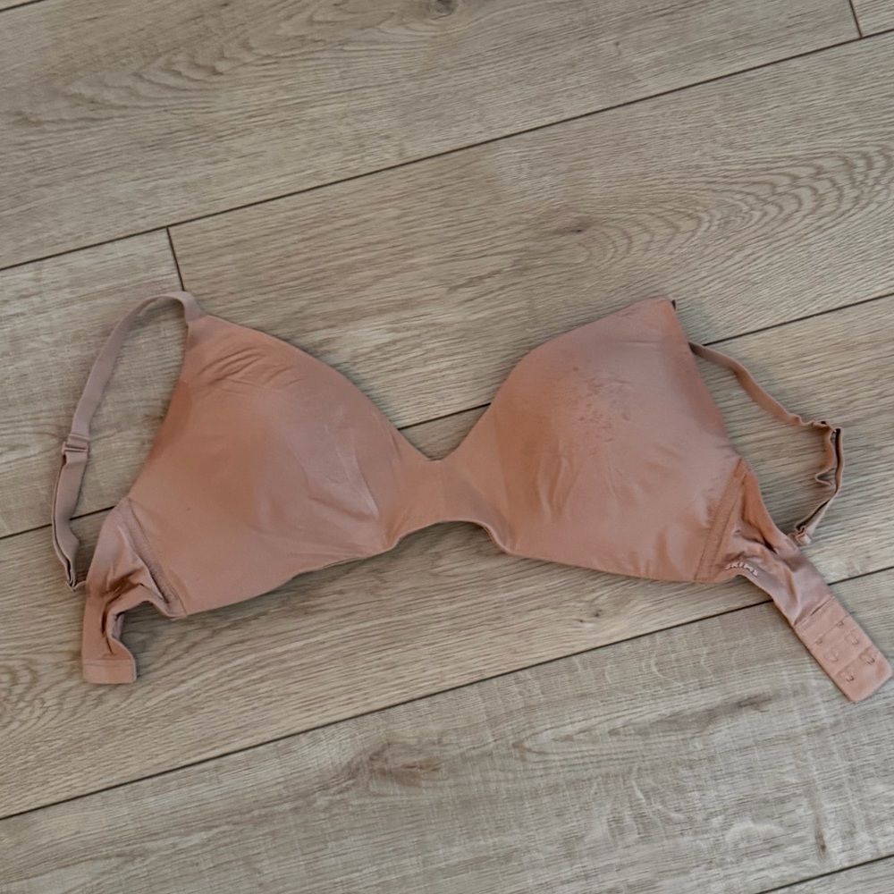 Skims Nude T-Shirt Bra